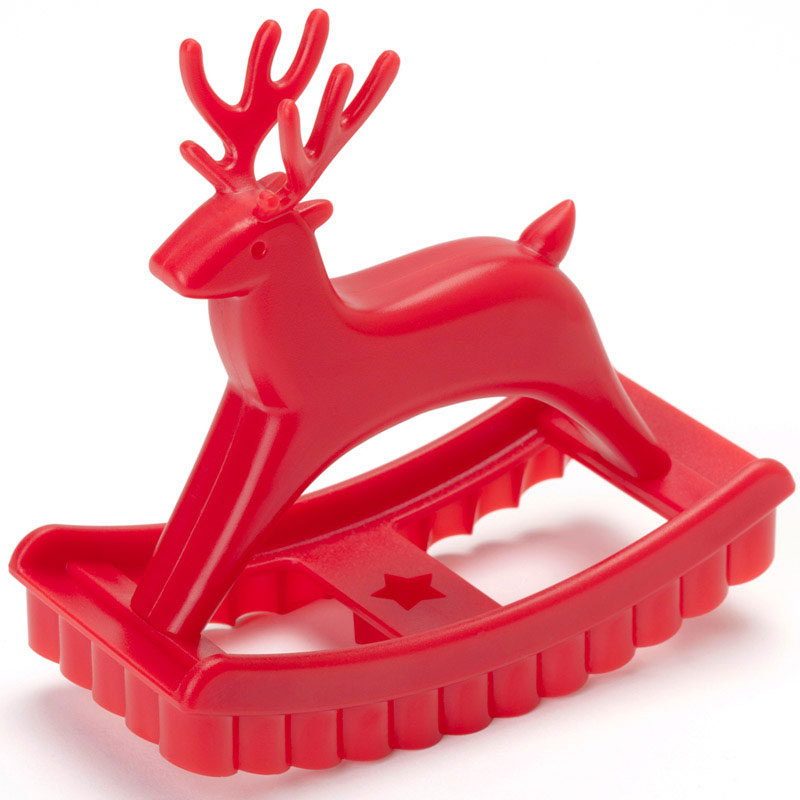Форма для печенья Ototo Sweet deer, цвет: красный, 11 см х 4,5 смOT809 Форма для печенья Ototo Sweet deer, цвет: красный, 11 см х 4,5 смOT809Форма для печенья Ototo Sweet deer изготовлена из высококачественного и прочного пластика в виде оленя-качалки. С такой формой легко и просто вырезать фигурное тесто для приготовления домашнего печенья. Форма для печенья Ototo Sweet deer вдохновит вас и вашего ребенка на кулинарные шедевры. Можно мыть в посудомоечной машине. Размер полученного печенья: 11 см х 4,5 см.
