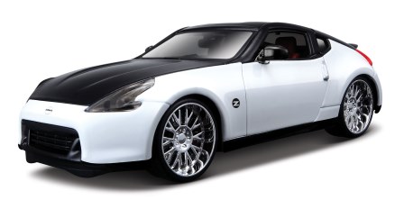 Maisto Модель автомобиля Nissan 370Z 2009 цвет белый черный31353 Maisto Модель автомобиля Nissan 370Z 2009 цвет белый черный31353Машина Nissan 370Z 2009 . Высококачественные коллекционные модели автомобиля серии Special Edition в масштабе 1:24 - литые металлические корпуса с высокой детализацией двигателя, интерьера салона, дисков, протекторов, выхлопной системы. У большинства моделей открывается двери, капот и багажник. Модель сделана из металла и пластика. Игрушки в точности повторяют модели оригинальной техники, подробная детализация в полной мере позволит вам оценить высокую точность копии этой машины! Возраст: с 3-х лет. Производство Китай.
