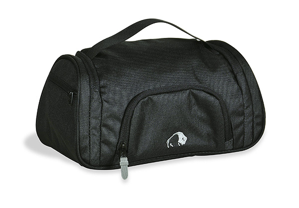 Косметичка для путешествий Tatonka Wash Bag Plus, цвет: черный. 2839.0402839.040 Косметичка для путешествий Tatonka Wash Bag Plus, цвет: черный. 2839.0402839.040Косметичка Tatonka Wash Bag Plus подкупает не только своим дизайном, но и функциональными деталями - такими как, например, держатель резинок для волос, предотвращающий их долгий поиск, небьющееся зеркальце или петля для опционального подвесного крючка. Преимущества и особенности: Небьющееся зеркальце. Поворачивающийся крючок для подвешивания. Обычные карманы и сетчатый карман внутри. Держатель резинок для волос внутри. Ручка для переноса. Петля для опционального подвесного крючка. Боковой карман на молнии и сетчатый карман. Передний карман на молнии.