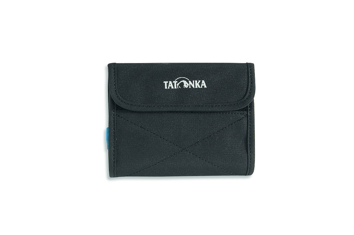 Кошелек Tatonka Euro Wallet, цвет: черный, 25 см х 14 см х 1 см2981.040 Кошелек Tatonka Euro Wallet, цвет: черный, 25 см х 14 см х 1 см2981.040Модный кошелек Tatonka Euro Wallet выполнен из плотного полиэстера и оформлен декоративной прострочкой и названием бренда на лицевой стороне. Кошелек закрывается клапаном на застежку-липучку. Внутри - два отделения для купюр (одно из которых на застежке-молнии), четыре кармашка для кредитных карт, прозрачное пластиковое окошко, потайной кармашек, эластичный фиксатор и кольцо для крепления ключей или брелока. Обратная сторона кошелька дополнена декоративной молнией. Многофункциональный кошелек займет достойное место среди ваших аксессуаров.