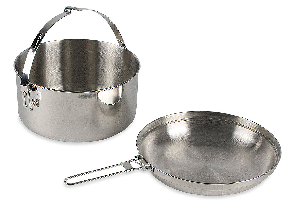 Набор посуды Tatonnka Kettle, 4 л, 2 предмета4004.000 Набор посуды Tatonnka Kettle, 4 л, 2 предмета4004.000В набор посуды Tatonka Kettle входит котелок и сковорода со съемной ручкой. Предметы изготовлены из высококачественной нержавеющей стали 18/8, которая легко чистится, не имеет привкуса, устойчива к коррозии, долговечна. Сковороду также можно использовать как крышку или тарелку. Внутри кастрюли есть мерная шкала. Диаметр сковороды по верхнему краю: 23,5 см. Диаметр дна сковороды: 18,5 см. Высота сковороды: 4 см. Объем кастрюли: 4 л. Диаметр кастрюли: 22,5 см. Высота кастрюли: 12 см.