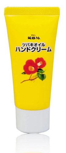 Kurobara Увлажняющий крем Tsubaki Oil для рук с маслом камелии 35г973703 Kurobara Увлажняющий крем Tsubaki Oil для рук с маслом камелии 35г973703Благодаря натуральному маслу японской камелии крем способствует максимальному увлажнению и питанию кожи рук, придает ей здоровый и ухоженный вид. Кожа надежно защищена от сухости даже в холодное время года. После применения кожа становится нежной и гладкой.