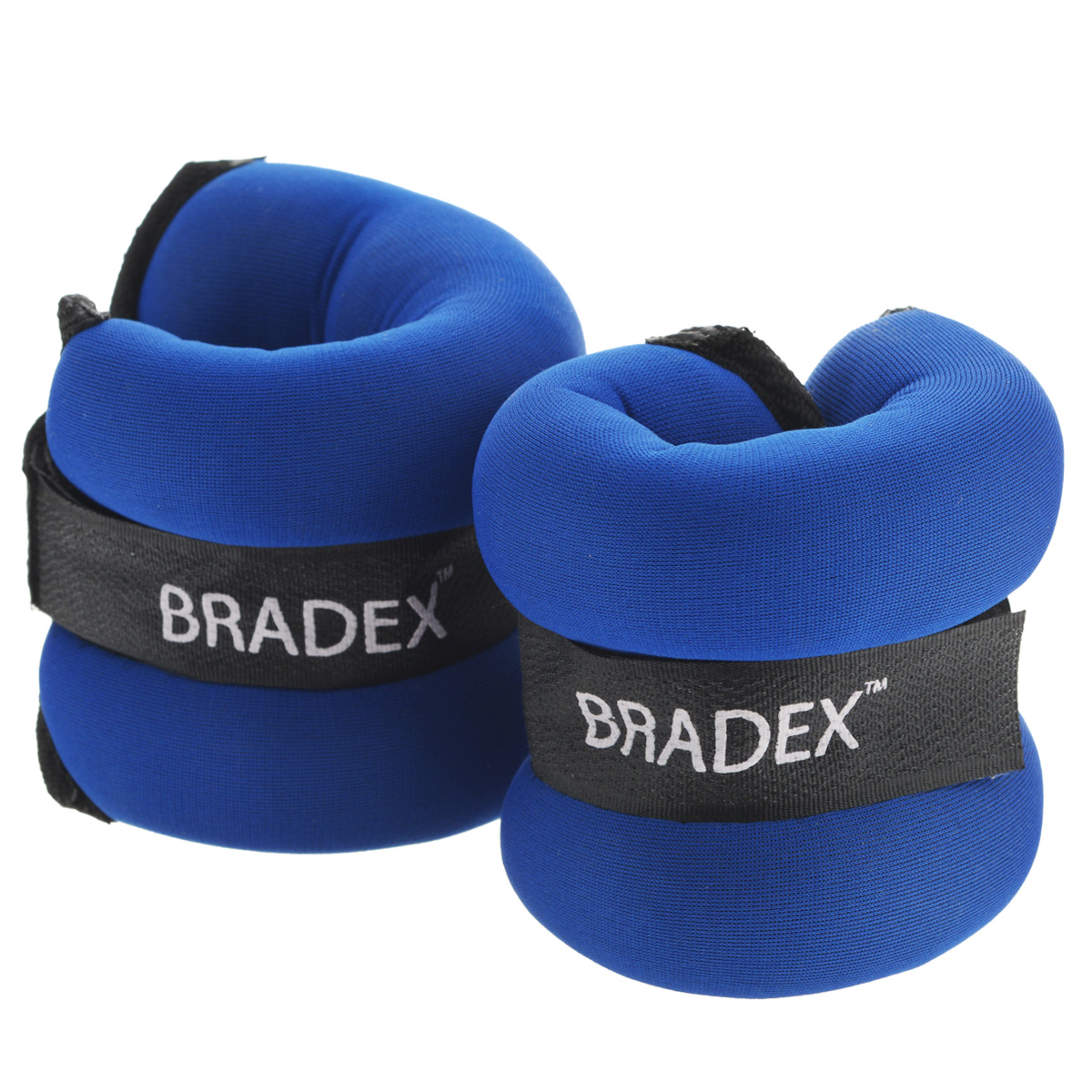Утяжелители Bradex, 2х0,5 кгSF 0014 Утяжелители Bradex, 2х0,5 кгSF 0014Утяжелители Bradex придадут мышцам дополнительную нагрузку, превышающую обычный уровень их напряжения во время упражнений. Вы можете надевать их, занимаясь ходьбой, бегом, гимнастикой. Эти утяжелители прочно и комфортно крепятся на запястьях и лодыжках, обеспечивая серьезную нагрузку, совершенно не сковывая движения. Таким образом, тренировке придается аэробный эффект, в умеренных количествах благотворно влияющий на состояние сердца. Используя утяжелители, вы повысите результативность упражнений, быстрее избавитесь от лишнего веса, подготовите тело к усложненной программе тренировок. Утяжелители фиксируются благодаря липучкам. Характеристики: Материал: ПВХ, нейлон. Наполнитель: металлические шарики. Размер утяжелителя (без фиксаторов): 20 см х 9 см х 3 см. Вес: 2 х 0,5 кг. Размер упаковки: 16 см х 8,5 см х 6,5 см. Производитель: Китай. Артикул: SF0014.