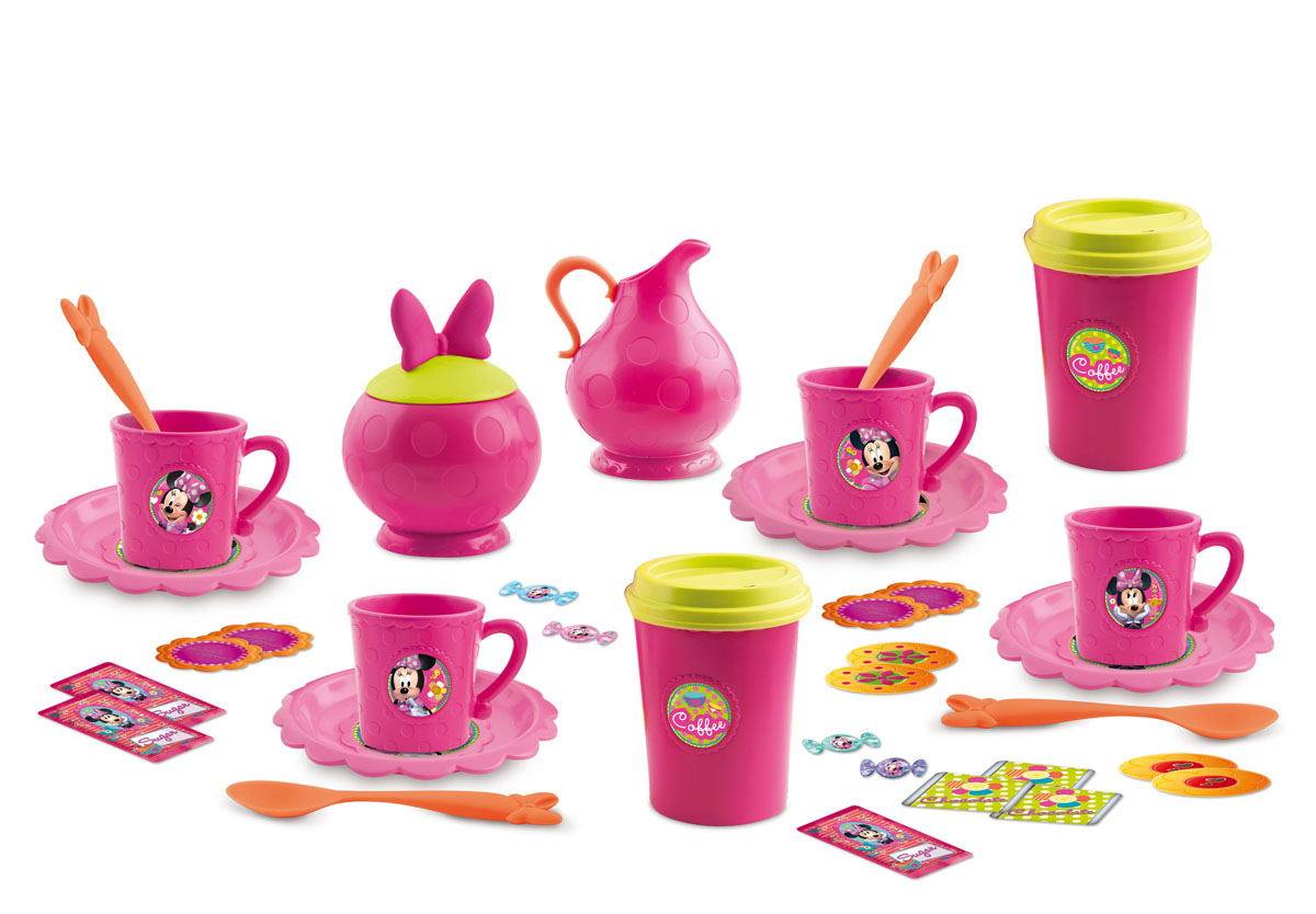 IMC Toys Игрушечный кофейный набор Minnie Mouse181052 IMC Toys Игрушечный кофейный набор Minnie Mouse181052Игрушечный кофейный набор IMC Toys Minnie Mouse - это комплект кухонных приборов, который позволит малышке побыть в роли настоящей хозяйки. С его помощью девочка сможет устроить чаепитие для своих кукол и подружек. Набор из 25 предметов и рассчитан на 4 персоны. Посуда изготовлена из высококачественного, прочного и безопасного материала, оформлена в стиле Минни Маус. Этот набор для сюжетно-ролевой игры поможет девочкам развивать воображение и навыки общения, обмениваться знаниями и осваивать правила этикета.