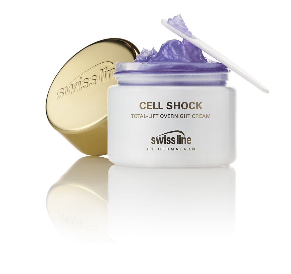 Swiss Line Cell Shock Ночной гель-бальзам для лица, 50 мл1165 Swiss Line Cell Shock Ночной гель-бальзам для лица, 50 мл1165Фиолетовый гель-бальзам Total Lift содержит парамедицинские компоненты уникальной серии Cell Shock. Помимо био-миметических факторов роста кожи, стимулирующих синтез коллагена и придающих коже эластичность, формула ночного геля-бальзама Total Lift включает уникальный комплекс Cellactel 2, обеспечивающий питание и регенерацию кожи. Комплекс Cellactel 2 – один из первых растительных комплексов, заменивших используемые ранее в косметике животные компоненты. Совершенно удивительный фиолетовый гель-бальзам содержит максимальную концентрацию парамедицинских ингредиентов TOTAL-LIFT, которые можно найти во всех 24-часовых формулах. Совместно с индуктором супероксиддисмутазы, он обеспечивает максимальное антиоксидантное действие в период ночного восстановления. Индуктор основан на экстракте гриба рода Tremella Fuciformis, который повышает активность естественного кожного энзима- супероксиддисмутазы. Главное достоинство продукта от Swiss line – максимальная концентрация антиоксидантных...