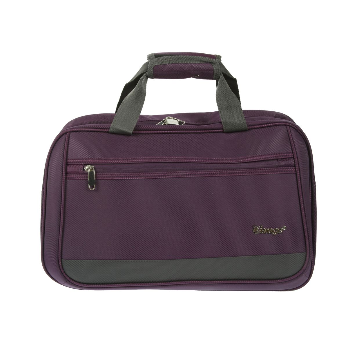 Сумка Verage, цвет: фиолетовый, 31 л. GM13054-4 18GM13054-4 18 purple Сумка Verage, цвет: фиолетовый, 31 л. GM13054-4 18GM13054-4 18 purpleСумка Verage отлично подойдет для полетов. Выполнена из прочного полиэстера. Сумка имеет одно основное отделение, которое закрывается на двустороннюю молнию. Внутри имеется один большой отдел. Снаружи расположено 2 кармана на застежке-молнии. На задней стенке крепление на ручку чемодана. Сумка оснащена съемным регулируемым плечевым ремнем для удобной переноски. На дне имеется 4 ножки. В комплекте замочек с ключом.
