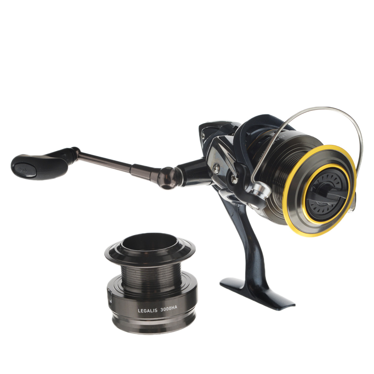 Катушка безынерционная Daiwa Legalis 3000 HA0049501 Катушка безынерционная Daiwa Legalis 3000 HA0049501Daiwa Legalis 3000 HA подкупает плавным и равномерным ходом. Корпус HardBody-Z обеспечивает полную фиксацию привода, защищая его от деформации и сохраняя равномерность и плавность хода даже при высоких нагрузках. TWIST BUSTER ll - противозакручиватель лески с покрытием твердым хромом и нитридом титана, защищенный бамперным элементом. ABS - специально разработанные Daiwa шпули уменьшают вероятность образования бороды и способствуют дальности заброса. Благодаря увеличенному диаметру шпули повышается скорость намотки и улучшается работа фрикциона. В комплекте запасная шпуля. Вес катушки: 315 г. Емкость шпули: 0,28 мм - 220 м, 0,3 - 185 м, 0,32 мм - 155 м. Намотка за оборот ручкой: 95 см.