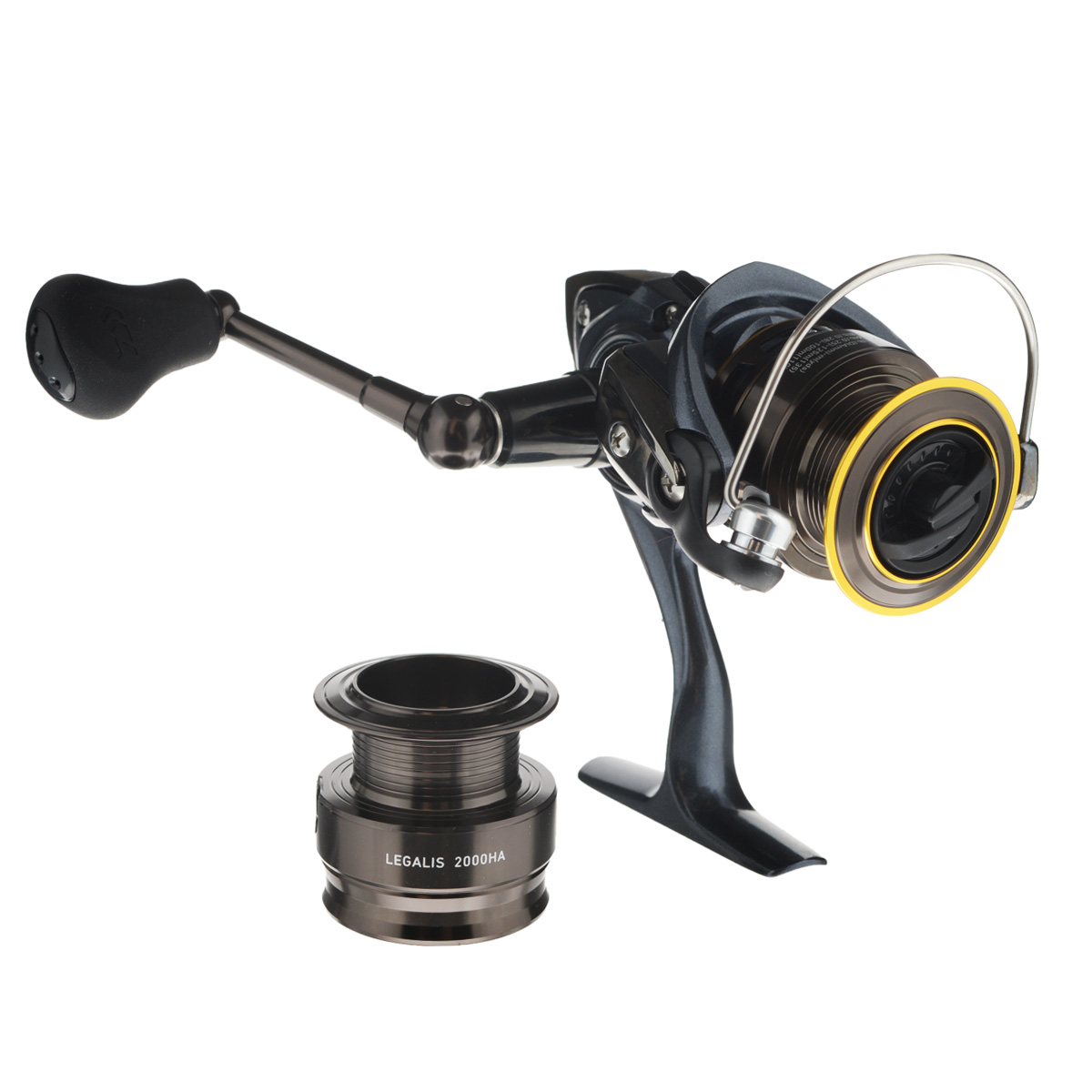 Катушка безынерционная Daiwa Legalis 2000 HA0049499 Катушка безынерционная Daiwa Legalis 2000 HA0049499Daiwa Legalis 2000 HA подкупает плавным и равномерным ходом. Корпус HardBody-Z обеспечивает полную фиксацию привода, защищая его от деформации и сохраняя равномерность и плавность хода даже при высоких нагрузках. TWIST BUSTER ll - противозакручиватель лески с покрытием твердым хромом и нитридом титана, защищенный бамперным элементом. ABS - специально разработанные Daiwa шпули уменьшают вероятность образования бороды и способствуют дальности заброса. Благодаря увеличенному диаметру шпули повышается скорость намотки и улучшается работа фрикциона. В комплекте запасная шпуля. Вес катушки: 240 г. Емкость шпули: 0,25 мм - 125 м, 0,28 - 100 м, 0,3 мм - 85 м. Намотка за оборот ручкой: 80 см.