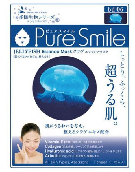 Pure Smile Регенерирующая маска для лица Living Essences с эссенцией медузы 23мл..019909 Pure Smile Регенерирующая маска для лица Living Essences с эссенцией медузы 23мл..019909Еженедельный уход - это неотъемлемая процедура для полноценного ухода за кожей лица. Необходимо каждую неделю использовать различные маски. Преимущество нужно отдать увлажняющим, питательным, и маскам для повышения упругости кожи. Все эти функции вы найдете в линии PURE SMILE. Эти маски - настоящие волшебные палочки, способные моментально преобразить вашу кожу. Ведь сыворотка, которая используется для пропитки маски, имеет тройную концентрацию активных компонентов. За короткое время воздействия, маска отдает всю силу полезных ингредиентов вашей коже. Коллаген в составе сыворотки наполняет кожу влагой, восстанавливает плотность и упругость кожи. Эссенция медузы способствует регенерации кожи, укрепляет контур лица, выводит лишнюю воду и токсины, делая контур лица более четким, а тон - ровным. Эссенция медузы насыщает кожу необходимыми минералами и микроэлементами.