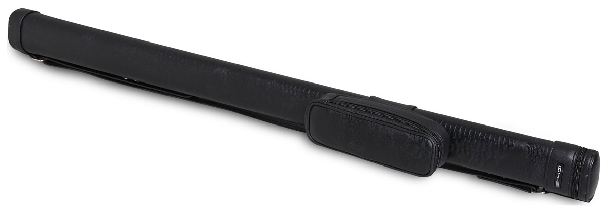 Тубус QK-S Beretta Pro, цвет: черный, 87 см06091 Тубус QK-S Beretta Pro, цвет: черный, 87 см06091Тубус QK-S Beretta Pro предназначен для хранения и переноски одного разборного кия и защищает его от внешнего воздействия, что позволяет сохранить ваш кий в идеальном состоянии. В конструкции тубуса предусмотрен перемещаемый карман для мелких аксессуаров (мелки, перчатка, инструменты). Оснащен надежным плечевым ремнем для переноски. Длина отделения для кия: 87 см; Длина кармана: 19 см; Форма конструкции: AA.