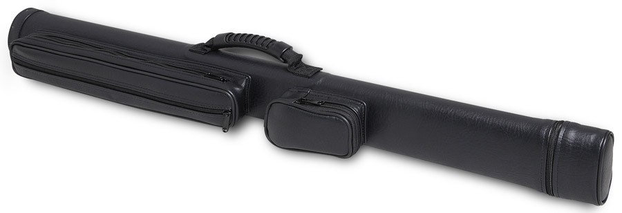 Тубус для киев Fortuna Magnum, с 2 отделениями для шафта, цвет: черный, 88 см03921 Тубус для киев Fortuna Magnum, с 2 отделениями для шафта, цвет: черный, 88 см03921Тубус Fortuna Magnum предназначен для хранения и переноски одного разборного кия и защищает его от внешнего воздействия, что позволяет сохранить ваш кий в идеальном состоянии. В конструкции тубуса предусмотрено 2 кармана для мелких аксессуаров (мелки, перчатка, инструменты). Тубус оснащен надежной ручкой и ремнем для переноски. Длина отделения для кия: 88 см. Длина кармана: 12 см. Длина второго кармана: 40 см. Форма конструкции: BA. Отделение для шафта: 2 шт. Отделение для турняка: 1 шт.