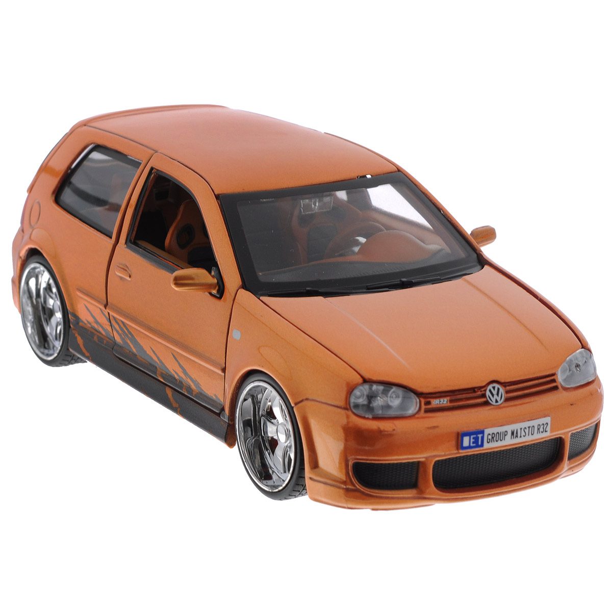 Maisto Модель автомобиля Volkswagen Golf R32 цвет оранжевый31043 Maisto Модель автомобиля Volkswagen Golf R32 цвет оранжевый31043Коллекционная модель Maisto Volkswagen Golf R32 - миниатюрная копия настоящего автомобиля. Стильная модель автомобиля привлечет к себе внимание не только детей, но и взрослых. Модель имеет литой металлический корпус с высокой детализацией двигателя, интерьера салона, дисков, протекторов, выхлопной системы, оснащена колесами из мягкой резины. У машинки открываются дверцы кабины, капот и багажник. Игрушка в точности повторяет модель оригинальной техники, подробная детализация в полной мере позволит вам оценить высокую точность копии этой машины! Такая модель станет отличным подарком не только любителю автомобилей, но и человеку, ценящему оригинальность и изысканность, а качество исполнения представит такой подарок в самом лучшем свете.