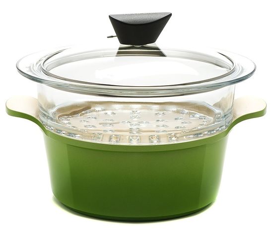 Пароварка Frybest Posh с крышкой, с керамическим покрытием, цвет: зеленый, 2,4 лCV-ST20 Пароварка Frybest Posh с крышкой, с керамическим покрытием, цвет: зеленый, 2,4 лCV-ST20Пароварка Frybest Posh изготовлена из литого алюминия со светлым керамическим покрытием Ecolon Coating. Данное керамическое покрытие - новейший продукт нанотехнологий, в производстве которого используются природные материалы (камни и песок). Оно не содержит вредных химических соединений PFOA и PTFE, которые содержатся в традиционной антипригарной посуде и могут выделяться при готовке, нанося сильный вред здоровью. Покрытие отличается высокой прочностью и устойчивостью к царапинам, можно использовать даже металлические аксессуары. Оно предохраняет пищу от пригорания и позволяет готовить без масла. Высокая теплопроводность позволяет посуде быстро разогреваться, экономя электроэнергию и время. Специальное утолщенное дно обеспечивает идеальную теплопроводность. Последнее корейское НОУ-ХАУ - слой анионов (отрицательно заряженных ионов), которые обладают антибактериальными свойствами и намного дольше сохраняют пищу свежей. Керамика как внутри, так и...