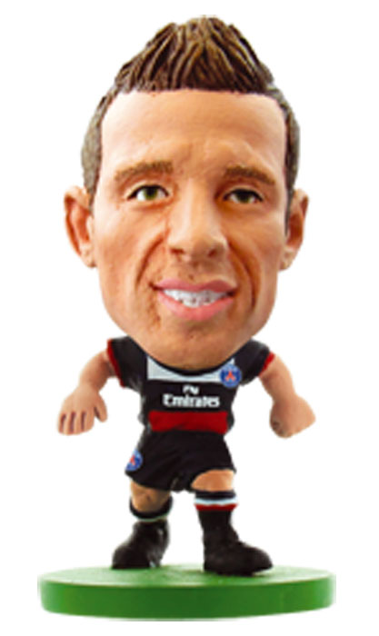 Soccerstarz Фигурка футболиста FC Paris Saint-Germain Cabaye401083 Soccerstarz Фигурка футболиста FC Paris Saint-Germain Cabaye401083Фигурка в виде Йоана Кабайя, игрока французского футбольного клуба Paris Saint-Germain, выполнена из безопасного пластика. Роспись ручной работы точно отражает детали формы клуба данного сезона, номер и фамилию футболиста. Фигурка футболиста Йоана Кабайя придется по душе поклоннику футбольного клуба Пари Сен-Жермен и станет идеальным подарком для коллекционеров - поклонников футбола.