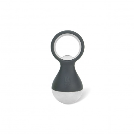 Открывалка для бутылок Umbra Wobble, цвет: серый480396-149 Открывалка для бутылок Umbra Wobble, цвет: серый480396-149Оригинальная открывалка для бутылок Umbra Wobble, изготовленная из высококачественного ABS пластика, напоминает детскую игрушку - неваляшку. Это открывалка, которая не падает: благодаря металлическому утяжелению, она прочно стоит на любой поверхности. Так что каждый раз, открывая бутылочку прохладного напитка, можно немного поиграть, прямо как в детстве. Открывалка для бутылок Umbra Wobble займет достойное место среди аксессуаров на вашей кухне и позволит вам открыть любую бутылку без особого труда. Диаметр открывалки: 2,5 см.