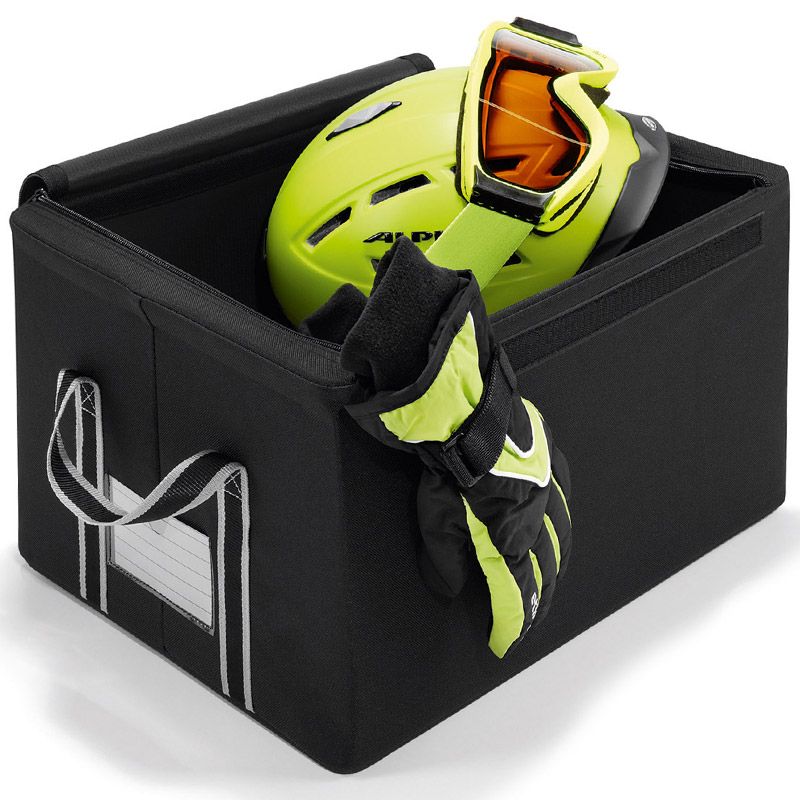 Коробка для хранения Reisenthel Storagebox, малая, цвет: черныйFR7003 Коробка для хранения Reisenthel Storagebox, малая, цвет: черныйFR7003Универсальная коробка из полиэстера, пригодится для хранения сезонной одежды и обуви, аксессуаров, старых дневников и открыток, канцелярских и других мелочи. Телескопический проволочный каркас и жесткое днище обеспечивают стабильность и устойчивость коробки. По бокам коробки две ручки для удобства переноски. Также можно подписать лейбл, с указанием содержимого коробки. Объем коробки: 18 л. Максимальная нагрузка: 20 кг. Размер коробки: 36 см х 20 см х 26 см.