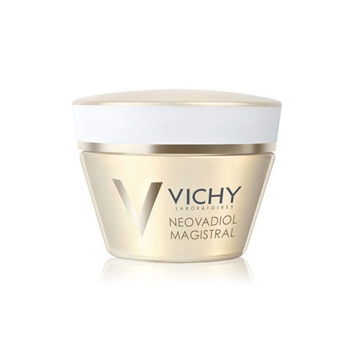 Vichy Питательный бальзам, повышающий плотность кожи Neovadiol GF Мажистраль, 50 млM4642400 Vichy Питательный бальзам, повышающий плотность кожи Neovadiol GF Мажистраль, 50 млM4642400Неовадиол Мажистраль питательный бальзам, повышающий плотность кожи мгновенно смягчает, придавая ощущение комфорта. Легко впитывается, не оставляя жирных следов. День за днем плотность кожи восстанавливается. Содержит комплекс восстанавливающих масел, который восполняет дефицит липидов и придает насыщенную текстуру бальзама: - Масло Ши, обогащенное Омега 6 и 9, активизирует выработку липидов в эпидермисе. - Масло семян Картамуса, обогащенное Омега 3,6 и 9 стимулирует синтез липидов. - Масло рисовый отрубей, обогащенное Омега 6 и 9, питает и придает коже мягкость Эффективность: Восстанавливает все слои кожи через 10 дней Делает овал лица четким. Подтверждено 86% женщин Делает кожу упругой и эластичной. Подтверждено 92% женщин