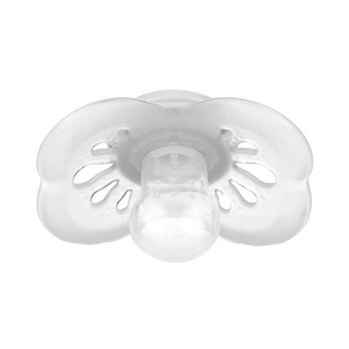 NUBY Пустышка силиконовая, анатомическая форма 6+ м, цвет: серый. ID5714LFSNID5714LFSN, серый NUBY Пустышка силиконовая, анатомическая форма 6+ м, цвет: серый. ID5714LFSNID5714LFSN, серыйОткрытый нагубник предназначен для обеспечения максимальной циркуляции воздуха и избежания раздражения на нежной коже младенца. Пустышка Nuby не только комфортна в использовании, но и стимулирует процесс раннего прорезывания зубов. Пустышка из силикона упругая, эластичная, прочная и служит дольше латексной.