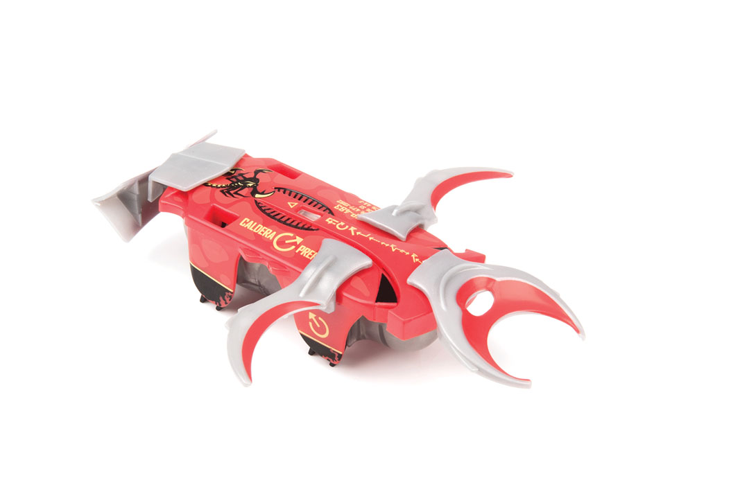 Микро-робот Hexbug Warriors. Caldera, цвет: красный. S1-4A477-1982_4 Микро-робот Hexbug Warriors. Caldera, цвет: красный. S1-4A477-1982_4Микро-робот Hexbug Warriors. Caldera, изготовленный из безопасного пластика, создан по уникальной нано-технологии. Робот будет отвоевывать в поединке силу и доброе имя академии геотермальной и чистой энергии. Могущественная матушка-природа помогает этому микро-бойцу в сражениях, которые ведутся не на жизнь, а на смерть. Он имеет мощный электромотор, за счет вибрации которого он движется вперед и сметает все на своем пути. Микро-робот оснащен сменными элементами кинетической амуниции, датчиком удара, функцией контроля уровня здоровья. Дисковая пила крутится, крылья вибрируют и сбивают соперников с ног. Доступны 2 уровня игры: тренировка и битва. В режиме Тренировка датчик удара и функция контроля уровня здоровья отключены. В режиме Битва каждый удар снижает уровень здоровья микро-робота. Подготовьте бойца к сражению, нажмите на кнопку и удерживайте ее в течение трех секунд, когда загорится зеленый индикатор жизни - смело...