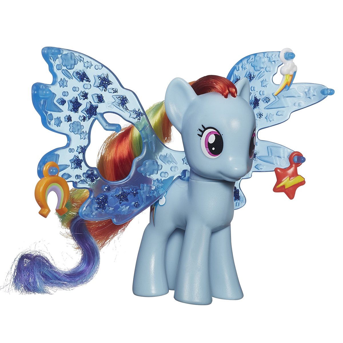 My Little Pony Фигурка пони Рейнбоу Дэш с волшебными крыльямиB0358EU4_B0671 My Little Pony Фигурка пони Рейнбоу Дэш с волшебными крыльямиB0358EU4_B0671Фигурка My Little Pony Рейнбоу Дэш привлечет внимание вашей малышки! Она выполнена из прочного пластика в виде очаровательной пони Рейнбоу Дэш с яркой гривой и хвостом с цветными прядками. Головка фигурки подвижна. В комплект с пони входят большие пластиковые крылья и три аксессуара, которыми их можно украсить. Вашей принцессе понравится играть с фигуркой и воссоздавать сцены из любимого мультсериала. Порадуйте ее таким замечательным подарком!