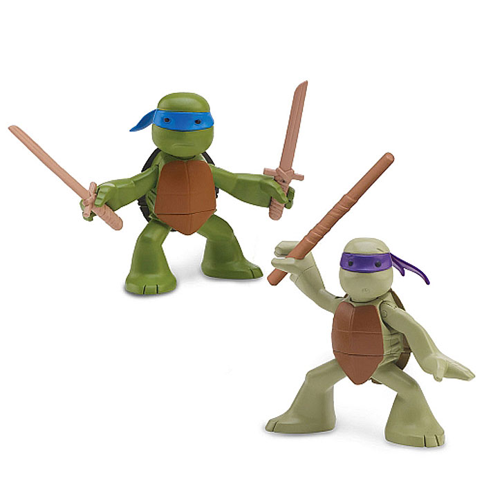 Набор фигурок Turtles Лео и Донни, 2 шт90527 Набор фигурок Turtles Лео и Донни, 2 шт90527Набор фигурок Turtles Лео и Донни станет прекрасным подарком для вашего ребенка. Они выполнены из прочного пластика в виде Леонардо и Донателло. Голова, руки и ноги фигурок подвижны, что позволяет придавать им различные позы. В комплект входят аксессуары в виде оружия черепашек-ниндзя: катана и шест Бо. Ваш ребенок будет часами играть с этими фигурками, придумывая различные истории с участием знаменитых героев.