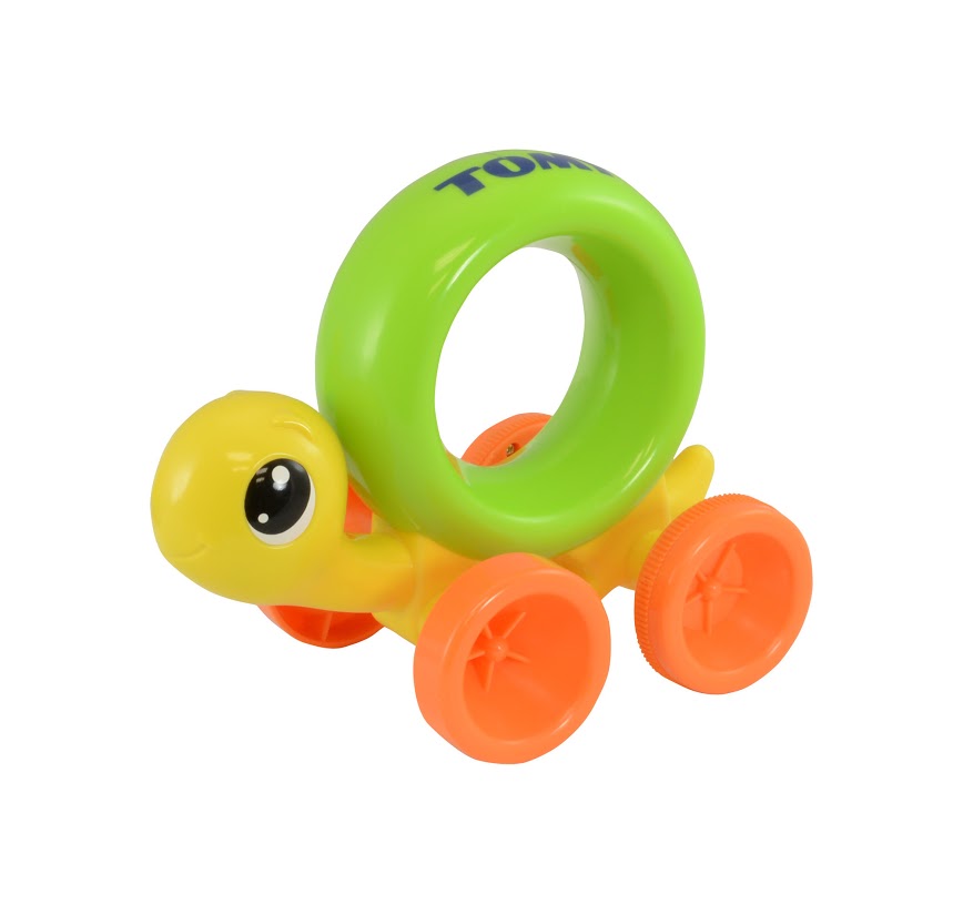 Tomy Развивающая игрушка Нажимай и играй ЧерепашкаE72200RU Tomy Развивающая игрушка Нажимай и играй ЧерепашкаE72200RUРазвивающая игрушка Tomy Нажимай и играй. Черепашка - забавная игрушка, которая поможет вашему малышу научиться быстро ползать, а также порадует его яркой расцветкой и подарит хорошее настроение. Игрушка изготовлена из гипоаллергенного материала, не имеет острых углов, абсолютно безопасна для ребенка. Панцирь черепашки выполнен в виде кольца, за которое очень удобно держаться маленькой детской ручкой. Нажмите на спинку черепашке - она поедет вперед, и малыш непременно захочет ее догнать.