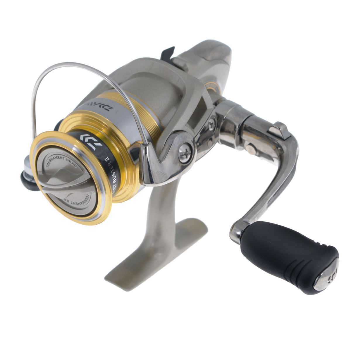 Катушка безынерционная Daiwa 12 Crest 2004, цвет: серый, желтый42083 Катушка безынерционная Daiwa 12 Crest 2004, цвет: серый, желтый42083Универсальная серия катушек Daiwa Crest: - 5 шарикоподшипников. - Шестерни Digigear II. - Ролик лесоукладывателя Twist Buster. - Мгновенный стопор обратного хода Infinite Anti-Reverse. - Механизм подачи шпули Advanced Locomotive Levelwind. - Шпуля с обратным конусом ABS. - Износостойкая пружина возврата дужки. - В зависимости от размера оснащается складывающейся или цельной рукояткой. Вес катушки: 255 г. Емкость шпули: 0,14 мм - 140 м, 0,16 мм - 100 м, 0,18 мм - 80 м. Намотка за оборот ручки: 62 см.