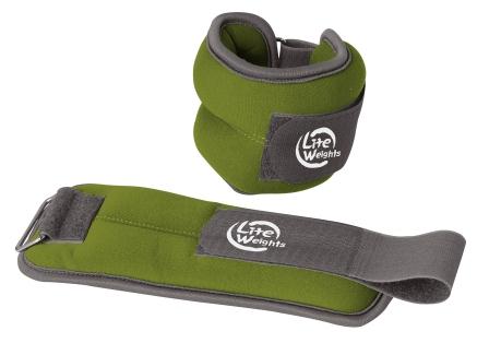 Утяжелители Lite Weights для рук и ног, цвет: зеленый, 2 шт х 0,5 кг5868WC Утяжелители Lite Weights для рук и ног, цвет: зеленый, 2 шт х 0,5 кг5868WCБезразмерные утяжелители Lite Weights легко фиксируются при помощи крепежного ремешка на липучке. Они изготовлены из нейлона и наполнены металлической стружкой. Идеальны в использовании при беге трусцой, занятиях аэробикой, оздоровительной гимнастикой и фитнесом. Мягкий материал надежно облегает, давая вместе с тем ощущение свободы рукам - у вас отпадает необходимость держать гантели или гири для создания усилий во время тренировок. Утяжелители имеют компактный размер и не займут много места при хранении и переноске. Удобный современный дизайн, приятное цветовое оформление и качество самих утяжелителей будут несомненно радовать вас во время тренировок! Вес каждого утяжелителя: 0,5 кг. Длина утяжелителя: 24 см. Ширина утяжелителя: 9 см. Толщина утяжелителя: 2,8 см.