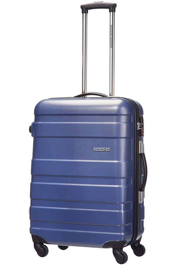 Чемодан American Tourister Pasadena, цвет: синий, 65 л76A*11004 Чемодан American Tourister Pasadena, цвет: синий, 65 л76A*11004Чемодан American Tourister Pasadena прекрасно подойдет для путешествий. Выполнен из поликарбоната, материал внутренней отделки - полиэстеровая ткань серого цвета. Чемодан очень вместителен. Имеется одно большое отделение, которое закрывается по периметру на застежку-молнию с двумя бегунками. Внутри содержится большой отдел для одежды с багажными ремнями, соединяющимися при помощи пластикового карабина, скрытый отдел на молнии, а также сетчатый карман на молнии для различных аксессуаров. Такая организация позволяет удобно разложить вещи и избежать их сминания. Для удобной перевозки чемодан оснащен четырьмя маневренными колесами, которые обеспечивают легкость перемещения в любом направлении. Телескопическая ручка выдвигается нажатием на кнопку и фиксируется в одном положении. Сверху и сбоку предусмотрены ручки для поднятия чемодана. На одной из боковых сторон имеются ножки, благодаря чему чемодан можно ставить набок. Чемодан оснащен кодовым замком TSA, который...