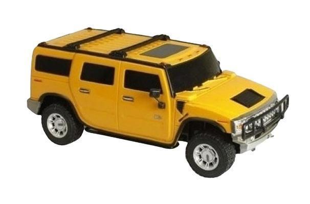 Rastar Радиоуправляемая модель Hummer H2 цвет желтый масштаб 1:1428100, 28800 Rastar Радиоуправляемая модель Hummer H2 цвет желтый масштаб 1:1428100, 28800Хаммер — это рабочая лошадка американской военщины. Его ненавидят все на городских дорогах — и именно это больше всего радует водителей. Еще, как считалось, Хаммер невозможно перевернуть, но трезвый русский прапорщик смог доказать обратное. Модель этой машины доставляет кучу неуставной радости и вообще здорово смотрится как подарок.