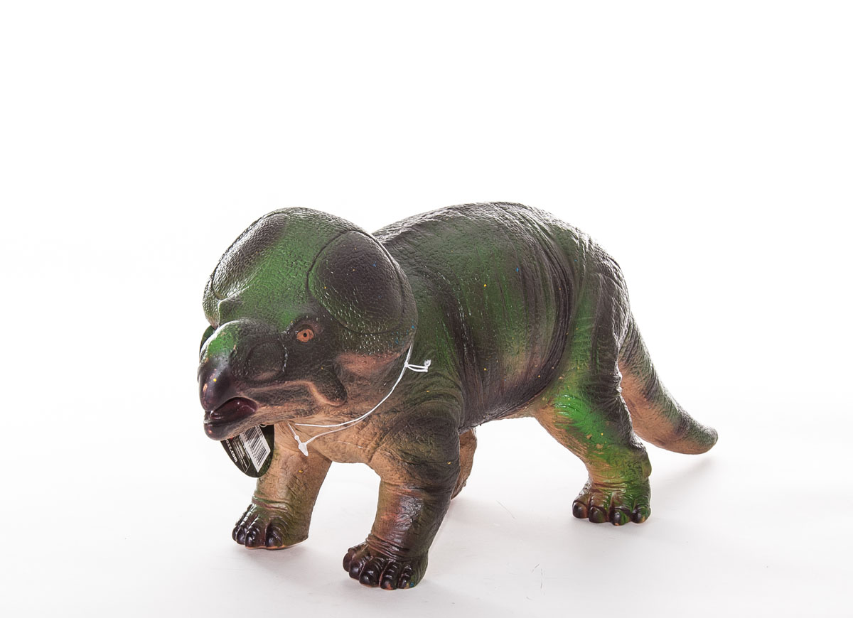 Фигурка Megasaurs ПротоцератопсSV17869 Фигурка Megasaurs ПротоцератопсSV17869Фигурка Megasaurs Протоцератопс поможет вам мысленно перенестись в древнейший мир динозавров. Фигурка, изготовленная из высококачественной резины, повторяет внешний вид ящера, который жил миллионы лет назад. Протоцератопс - травоядный динозавр, живший в конце Мелового периода. Динозавр обладает большим воротником - костным выростом черепа. В длину достигал 1,8 м и весил приблизительно около 180 килограммов. Игрушка выполнена с поразительной детализацией, поэтому игра с ней будет по-настоящему интересной.