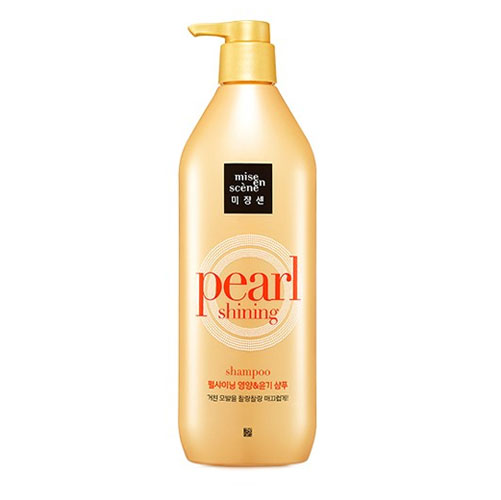 Mise en Scene Шампунь для волос Pearl Shining Питание и блеск, 530 мл705067 Mise en Scene Шампунь для волос Pearl Shining Питание и блеск, 530 мл705067Если вашим волосам не хватает силы, чтоб поддерживать объем, жемчужный протеин (гидролизованный белок устрицы) придаст блеск вашим волосам и преобразит поврежденные волосы, наполнив их силой и здоровьем. Экстракт икры морских рыб, препятствует старению волос, богат белками и витаминами, на длительное время придает волосам объем и естественную красоту. Для вьющихся / жирных / утративших эластичность и объем волос.
