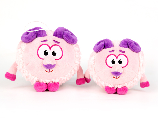 Смешарики Мягкая игрушка Бараш 12 смK25206G2 Смешарики Мягкая игрушка Бараш 12 смK25206G2Вдохновенный поэт Бараш из мультсериала «Смешарики», теперь предстал в своём физическом воплощении, в виде весёлой и забавной игрушки, высотой в 10 сантиметров. Игрушка озвучена в полном соответствии мультяшному прототипу. Подарите своему ребёнку или друзьям позитивные эмоции, вместе с весёлой и яркой игрушкой, выполненной в виде мультипликационного героя, которого знают и любят все дети и взрослые. Такие игрушки также могут служить отличным украшением в вашем доме или автомобиле.