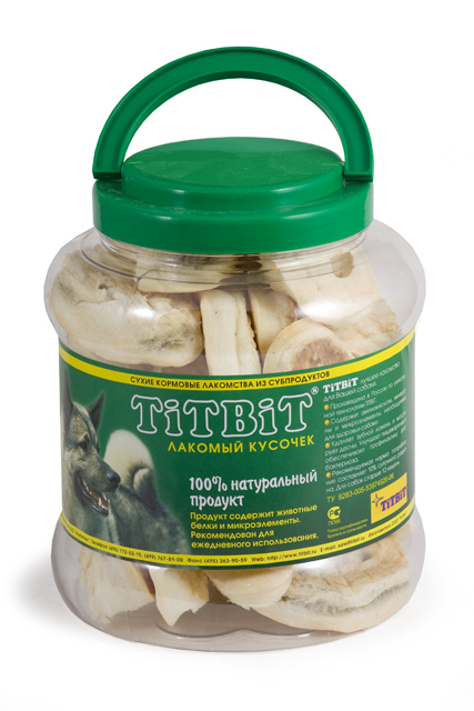 Лакомство для собак Titbit, пятачок диетический из говяжьей кожи, 4,3 л319465 Лакомство для собак Titbit, пятачок диетический из говяжьей кожи, 4,3 л319465Лакомство для собак Titbit, выполненное в виде пятачков из говяжьей кожи, - полностью натуральный продукт для вашего питомца, разработанный по уникальной технологии Titbit щадящим способом сушки, позволяющим сохранить все полезные и естественные вкусовые качества. Лакомство чистит зубы, массирует десны. Благодаря большому содержанию аминокислот и коллагена положительно воздействует на хрящевую ткань, состояние кожи и шерсти собаки. За счет волокнистой структуры являются своеобразной зубной щеткой, способствующей укреплению десен, удалению зубного налета и профилактике образования зубного камня. Не содержит консервантов, искусственных красителей и ароматизаторов. Состав: высушенная говяжья кожа. Рекомендуемая норма потребления составляет 10% от суточного рациона собак старше 12 недель. Необходимо обеспечить собаке постоянный доступ к питьевой воде. Товар сертифицирован.