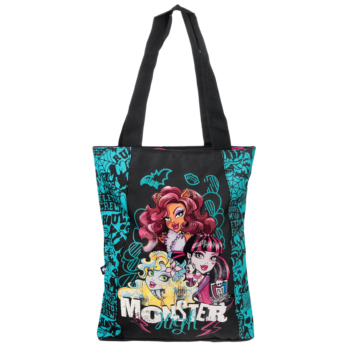Сумка детская Monster High, цвет: черный, бирюзовый. MHBA-UT1-5011BMHBA-UT1-5011B Сумка детская Monster High, цвет: черный, бирюзовый. MHBA-UT1-5011BMHBA-UT1-5011BЭффектная детская сумка Monster High обязательно понравится вашему ребенку. Сумочка выполнена из легкого текстильного материала и украшена ярким принтом с изображением героев одноименного популярного мультсериала. Сумка имеет одно большое внутреннее отделение, которое застегивается на молнию. Внутри находится небольшой вшитый карман на молнии. Яркую сумку с длинными текстильными ручками можно носить как в руках, так и на плече.