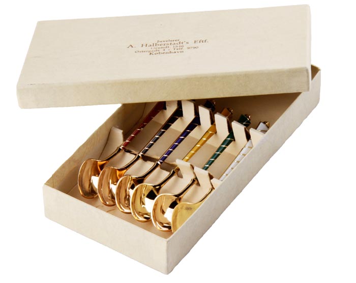     .  ,  . ,   XX     .  ,  . ,   XX .  9,5 ,  2 .   15,5  7,5  2,5 .  ,     .   -  Sterling Denmark   .     .    ,  , ,       .   !             !