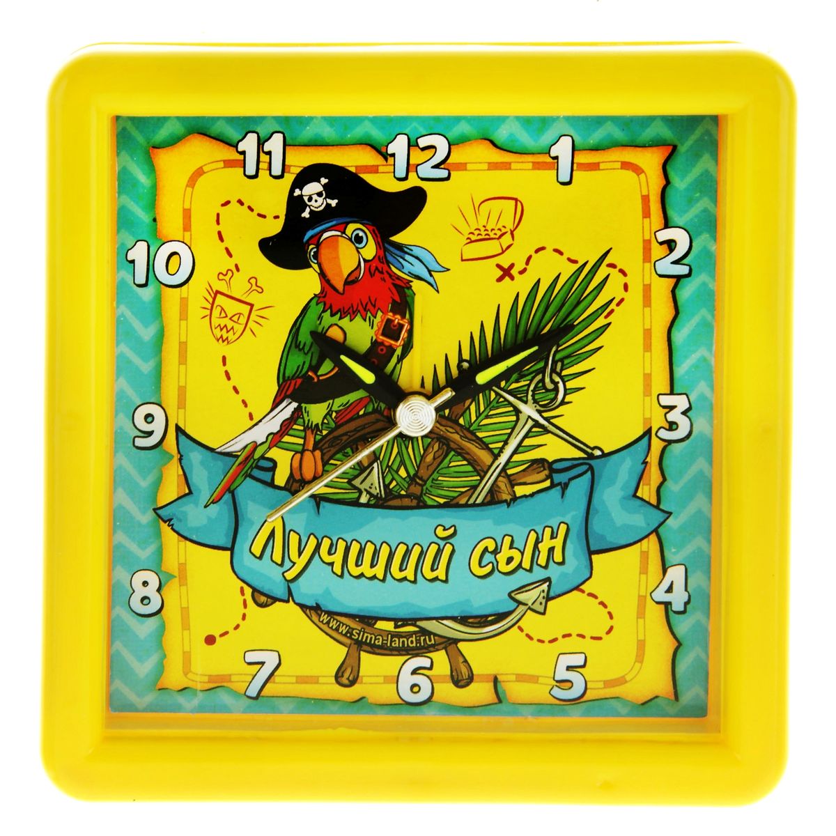 Часы-будильник Sima-land Лучший сын845888 Часы-будильник Sima-land Лучший сын845888Как же сложно иногда вставать вовремя! Всегда так хочется поспать еще хотя бы 5 минут и бывает, что мы просыпаем. Теперь этого не случится! Яркий, оригинальный будильник Sima-land Лучший сын поможет вам всегда вставать в нужное время и успевать везде и всюду. Корпус будильника выполнен из пластика. Циферблат оформлен изображением попугая в пиратской шляпе и надписью: Лучший сын. Часы снабжены 4 стрелками (секундная, минутная, часовая и для будильника), часовая и минутная стрелка покрыты люминесцентным раствором, светящимся в темноте. На задней панели будильника расположен переключатель включения/выключения механизма, а также два колесика для настройки текущего времени и времени звонка будильника. Такие часы прекрасно подойдут для детской комнаты, они сделают интерьер более насыщенным и выразительным. Пользоваться будильником очень легко: нужно всего лишь поставить батарейку, настроить точное время и установить время звонка. Необходимо докупить 1...