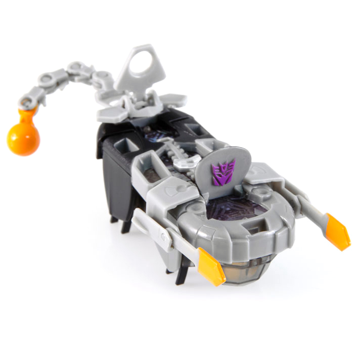 Hexbug Микро-робот Lockdown477-3158_5 Hexbug Микро-робот Lockdown477-3158_5Микро-робот Hexbug Lockdown - наемник-Десептикон, охотившийся за Optimus Prime. Имеет серо- черную окраску с оранжевыми элементами, вооружен булавой. Оснащен скрытым всплывающим элементом, на котором изображена эмблема Десептиконов. Микро-робот имеет 2 режима игры: тестовый, при котором микро-робот хаотично двигается, и боевой. В режиме боя на спине микро-робота активируется индикатор уровня жизни, олицетворяющий собой искру. При получении урона, зеленый индикатор становится желтым, а в дальнейшем - красным. После получения критического урона происходит деактивация Десептикона. С Hexbug Lockdown ваш ребенок получит массу удовольствия от игрового процесса! Микро-робот работает от 2 батареек типа AG13 (входят в комплект). Гарантия: 15 дней.