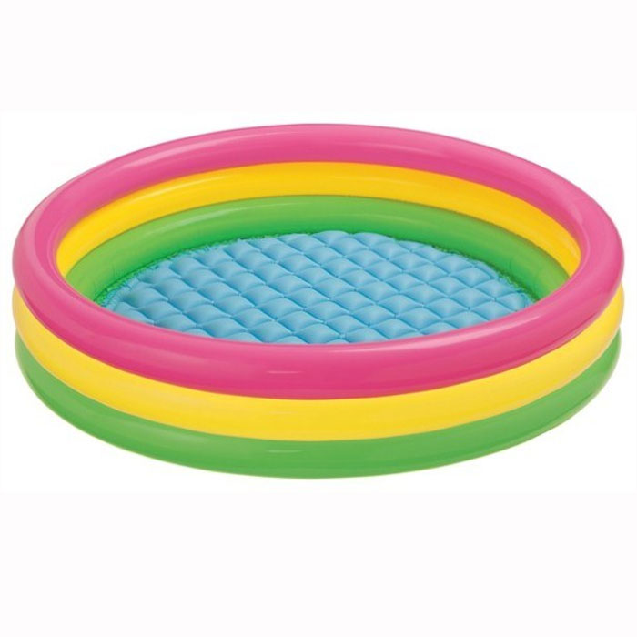 Бассейн надувной INTEX Sunset Glow Pool 147х33 см. (от 3-х лет)с57422 Бассейн надувной INTEX Sunset Glow Pool 147х33 см. (от 3-х лет)с57422Детский надувной бассейн Радуга, выполненный в виде круга с разноцветными кольцами, идеально подойдет для детского отдыха на загородном участке. Бассейн изготовлен из прочного винила. Дно бассейна имеет удобный надувной пол. Оригинальный дизайн бассейна сделает его не только незаменимым атрибутом летнего отдыха, но и оригинальным дополнением ландшафтного дизайна участка. В комплект с бассейном входит специальная заплатка для ремонта в случае прокола. Характеристики: Размер бассейна: 147 см х 33 см. Размер упаковки: 25 см х 23 см х 9 см. Изготовитель: Китай. Отличительными особенностями товаров фирмы Intex являются качество, эстетичность, функциональность и современный дизайн. Продукция для отдыха и комфорта Intex - это надувные бассейны, каркасные бассейны, надувные игровые центры и батуты, аксессуары для плавания, надувные лодки, надувные матрасы и кровати.