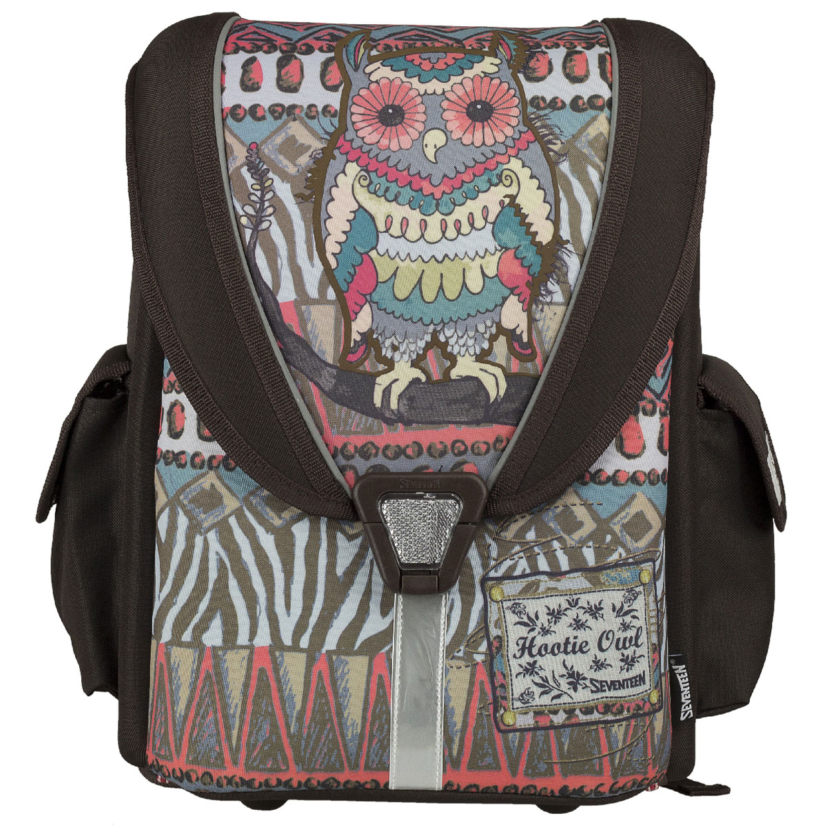 Ранец школьный Kinderline Seventeen Kids, с наполнением, цвет: коричневый, серый, розовыйSKCB-UT2-136-SET31 Ранец школьный Kinderline Seventeen Kids, с наполнением, цвет: коричневый, серый, розовыйSKCB-UT2-136-SET31Ранец школьный Kinderline Seventeen Kids выполнен из современного легкого и прочного материала коричневого цвета с яркими аппликациями. Ранец имеет одно основное отделение, закрывающееся на клапан с пластиковым замком. Ранец полностью раскладывается. Внутри главного отделения расположены два разделителя под резинкой, предназначенные для размещения предметов без сложения, размером до формата А4 включительно. На лицевой стороне ранца расположен накладной карман на молнии. По бокам ранца размещены два дополнительных накладных кармана под клапанами на липучке. Ортопедическая спинка, созданная по специальной технологии из дышащего материала, равномерно распределяет нагрузку на плечевые суставы и спину. Удлиненные держатели облегчают фиксацию длины ремней с мягкими подкладками. Ранец оснащен удобной ручкой для переноски и двумя широкими лямками, регулируемой длины. Дно ранца дополнено пластиковыми ножками. Многофункциональный школьный ранец станет незаменимым...