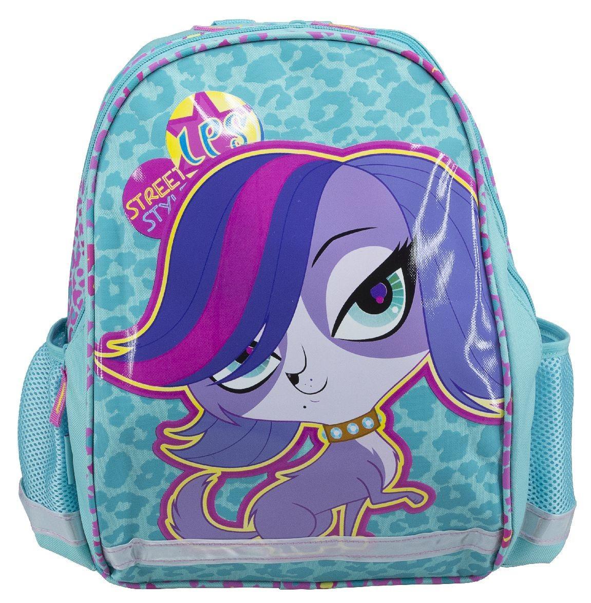Рюкзак школьный Littlest Pet Shop, цвет: бирюзовый, розовый, фиолетовый. LPCB-MT1-977LPCB-MT1-977 Рюкзак школьный Littlest Pet Shop, цвет: бирюзовый, розовый, фиолетовый. LPCB-MT1-977LPCB-MT1-977Модный школьный рюкзак Littlest Pet Shop обязательно понравится вашей школьнице. Выполнен из прочных и высококачественных материалов, дополнен изображением героя из известного мультфильма Маленький зоомагазин. Содержит два вместительных отделения, закрывающиеся на застежки-молнии. В большом отделении находится перегородка для тетрадей или учебников. Дно рюкзака можно сделать жестким, разложив специальную панель с пластиковой вставкой, что повышает сохранность содержимого рюкзака и способствует правильному распределению нагрузки. По бокам расположены два накладных кармана-сетка. Конструкция спинки дополнена противоскользящей сеточкой и системой вентиляции для предотвращения запотевания спины ребенка. Мягкие широкие лямки позволяют легко и быстро отрегулировать рюкзак в соответствии с ростом. Рюкзак оснащен эргономичной ручкой для удобной переноски в руке. Светоотражающие элементы обеспечивают безопасность в темное время суток. Многофункциональный школьный рюкзак станет...