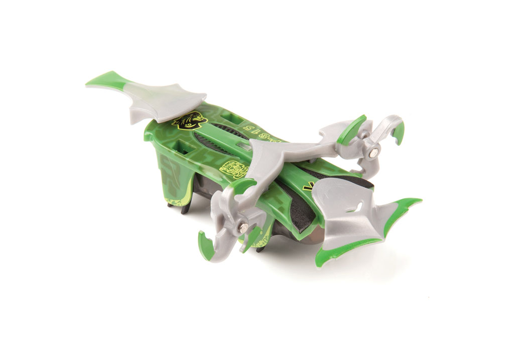Микро-робот Hexbug Warriors. Viridia, цвет: зеленый. S1-3C477-1982 Микро-робот Hexbug Warriors. Viridia, цвет: зеленый. S1-3C477-1982Микро-робот Hexbug Warriors. Viridia, изготовленный из безопасного пластика, создан по уникальной нано-технологии. Ничто не сможет противостоять всепобеждающей силе природы, которую использует в сражениях данный микро-робот. Он защищает свою академию высокотехнологичным оружием, среди которого бур, наносящий мощные удары, вибрирующие сабли, которые не только поражают соперника, но и защищают самого робота-жука. Правильная экипировка и наличие защитной амуниции сделает вашего воина непобедимым. Он имеет мощный электромотор, за счет вибрации которого он движется вперед и сметает все на своем пути. Микро-робот оснащен сменными элементами кинетической амуниции, датчиком удара, функцией контроля уровня здоровья. Доступны 2 уровня игры: тренировка и битва. В режиме Тренировка датчик удара и функция контроля уровня здоровья отключены. В режиме Битва каждый удар снижает уровень здоровья микро-робота. Подготовьте бойца к сражению,...