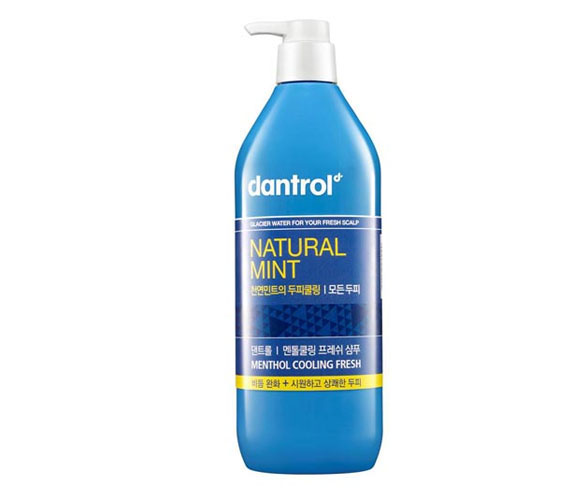 Dantrol Шампунь для волос Natural Mint, 530 мл290435 Dantrol Шампунь для волос Natural Mint, 530 мл290435Уход против перхоти и зуда для всей семьи. Ледниковая вода из Новой Зеландии, натуральная мята и ментол увлажняют и освежают кожу головы. Волосы становятся послушными и мягкими. Для всех типов волос. Подходит для ежедневного использования.