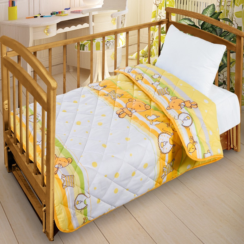 Letto Детское одеяло-покрывало, цвет: желтый. 110 см х 140 смsp12-110 Letto Детское одеяло-покрывало, цвет: желтый. 110 см х 140 смsp12-110Одеяло-покрывало Letto с изображением забавных животных будет радовать вашего малыша в любое время года. Синтетический наполнитель Лебяжий пух - это химически инертный материал, не абсорбирующий посторонние запахи. В наполнителе из искусственного пуха устранены условия возникновения гнили и проявления вредных насекомых, поэтому для страдающих аллергией это является оптимальным решением. В изделиях этого направления используется сверхтонкое, высоко силиконизированное микроволокно нового поколения. Воздушная прослойка между волокнами наполнителя, при малом весе изделия, сохраняет высокие теплозащитные свойства - надежно удерживает тепло. Одеяло можно использовать и как покрывало на детскую кровать.