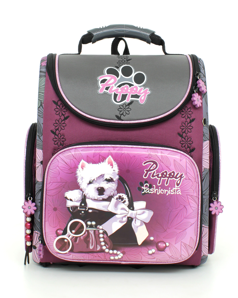 Ранец школьный Hummingbird Puppy Fasionista, цвет: фиолетовый, серый, черный. K89K89 Ранец школьный Hummingbird Puppy Fasionista, цвет: фиолетовый, серый, черный. K89K89Эргономичный школьный ранец с жесткой конструкцией Hummingbird Puppy Fasionista выполнен из современного пористого EVA материала, отличающегося легкостью и долговечностью. Изделие оформлено изображением щенка и дополнено мягким брелоком в форме мишки, хлястики на бегунках молний выполнены в форме цветков, на левом боковом кармане размещен значок с изображением щенка. Ранец имеет одно основное отделение, закрывающееся на молнию. Ранец полностью раскладывается. Внутри главного отделения расположены: накладной сетчатый карман, два накладных кармана с жесткими стенками и резинкой-фиксатором, два накладных пластиковых кармашка. Пластиковые кармашки предназначены для расписания уроков и для вкладыша с адресом и ФИО владельца(вкладыши для заполнения идут в комплекте). На лицевой стороне ранца расположен накладной карман на молнии, который содержит: пять накладных кармашков для письменных принадлежностей и мелочей (один из кармашков сетчатый на молнии), карабин для ключей и карман для...