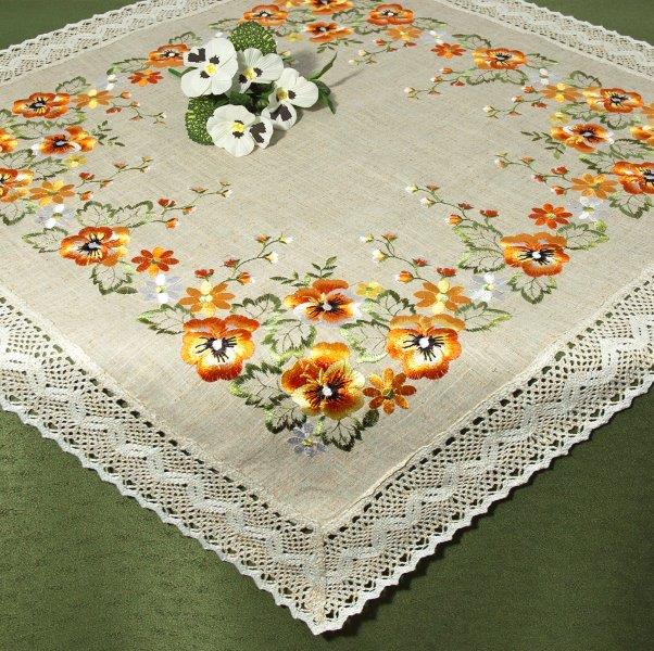 Скатерть Schaefer Цветы, квадратная, 100 x 100 см07438-102 Скатерть Schaefer Цветы, квадратная, 100 x 100 см07438-102Скатерть Schaefer Цветы изготовлена из плотного полиэстера и оформлена вязанной тесьмой. Изделия из полиэстера не мнутся, не садятся и быстро сохнут, они более долговечны, чем изделия из натуральных волокон. Кроме того, ткань обладает водоотталкивающими свойствами. Такая скатерть будет просто не заменима на кухне, а особенно на вашем обеденном столе на даче под открытым небом. Скатерть Schaefer Цветы не останется без внимания ваших гостей, а вас будет ежедневно радовать ярким дизайном и несравненным качеством.