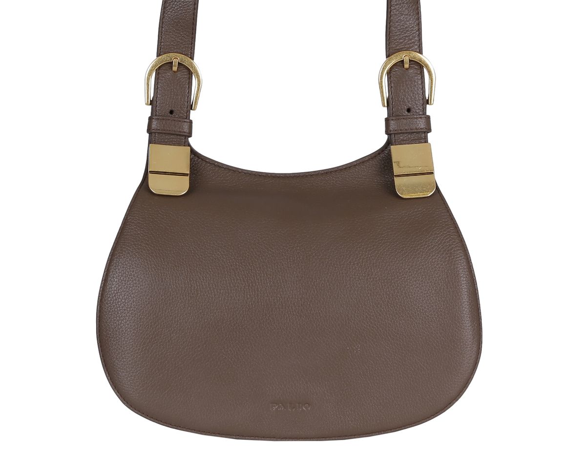 Сумка женская Palio, цвет: хаки. 13975A1-W1-616/21513975A1-W1-616/215 khaki Сумка женская Palio, цвет: хаки. 13975A1-W1-616/21513975A1-W1-616/215 khakiСтильная женская сумка Palio с откидным верхом изготовлена из натуральной кожи цвета хаки. Сумка содержит одно отделение, закрывающееся сверху клапаном на магнитную кнопку. Внутри отделения на боковых стенках расположены один открытый карман для мелочей и один прорезной карман на молнии. Сумка оснащена наплечным ремнем, которым регулируется по длине. Изделие упаковано в фирменный чехол. Практичная итальянская сумка Palio идеально подойдет для современных и ценящих комфорт женщин.