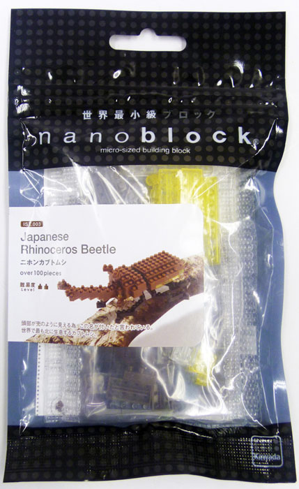 Nanoblock Мини-конструктор Жук-носорогIST_003 Nanoblock Мини-конструктор Жук-носорогIST_003Третий жук из коллекции Насекомые, выпущенной ограниченным тиражом. Это Японский Жук-Носорог, размер которого достигает 5 см. Многих из них японские дети держат дома в качестве домашнего животного. Японские жуки-носороги, или Кабутомуши (Kabutomushi), являются всеобщими любимцами, а дети их просто обожают. Жук-Носорог всегда был украшением любой коллекции насекомых. В комплекте: более 100 элементов, цветная схема сборки. Конструктор Nanoblock - самый маленький в мире конструктор, крайне необычный, как все японское. Высокоточные трехмерные модели из деталей подобных Лего, но предельно уменьшенных в размерах, стали хитом в Японии и буквально произвели фурор в Америке, Европе, Азии и Австралии. Самая маленькая деталь конструктора - 4 мм х 4 мм, а классический прямоугольный элемент 2-на-4 точки имеет размер 8 мм х 16 мм и 5 мм высотой. Запатентованный дизайн деталей и высочайшее качество пластика обеспечивают надежное соединение даже...