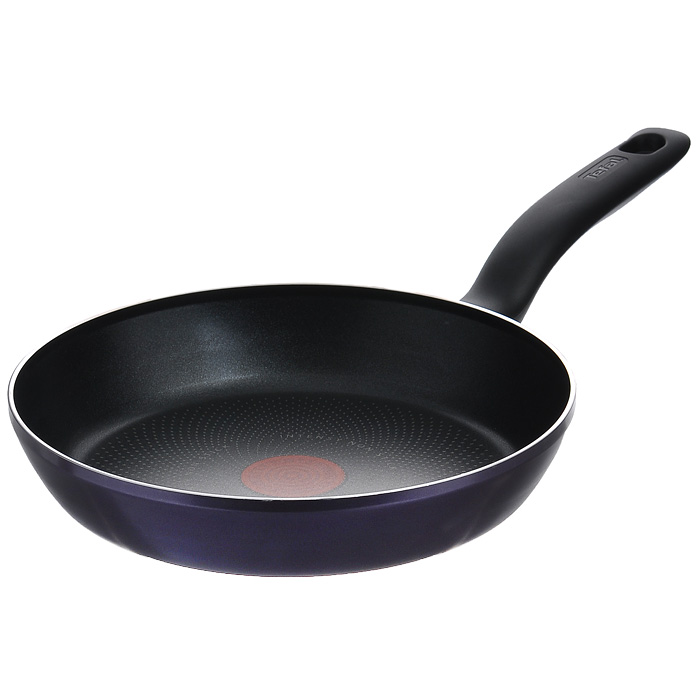 Сковорода Tefal Tendance Black Current с антипригарным покрытием, цвет: черная смородина. Диаметр 24 см9100013782 Сковорода Tefal Tendance Black Current с антипригарным покрытием, цвет: черная смородина. Диаметр 24 см9100013782Сковорода Tefal Tendance Black Current выполнена из высококачественного алюминия с антипригарным покрытием Intensy. Покрытие обладает превосходными антипригарными свойствами, не содержит PFOA, свинца и кадмия. Элегантная ручка сковороды выполнена из бакелита и оснащена отверстием для подвешивания на крючок. Индикатор нагрева Thermo-Spot станет равномерно красным, когда посуда разогреется до оптимальной температуры. Таким образом, вы будете в курсе того, что можно начинать готовить. Дно с технологией Diffusal обеспечивает равномерное распределение тепла. Сковорода подходит для газовых, электрических, стеклокерамических плит, не подходит для индукционных. Можно мыть в посудомоечной машине. Диаметр: 24 см. Высота стенок: 5 см. Толщина стенок: 2 мм. Толщина дна: 3 мм. Длина ручки: 19,5 см.