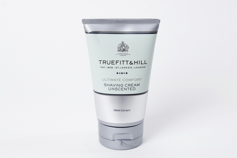 Truefitt&Hill Крем для бритья ( в тюбике) Ultimate Comfort Shaving Cream 100 г.10004 Truefitt&Hill Крем для бритья ( в тюбике) Ultimate Comfort Shaving Cream 100 г.10004TRUEFITT&HILL Ultimate Comfort Shaving Cream 100 г. Крем для бритья. Имеющий лёгкий аромат лаванды, крем для бритья с глицерином не содержит спирта и жиров и идеально подходит для чувствительной кожи. В формулу крема входит эфирное масло лванды и мягкий антисептик, который обладает целебными свойстваит и способствуеь восстановлению кожи.